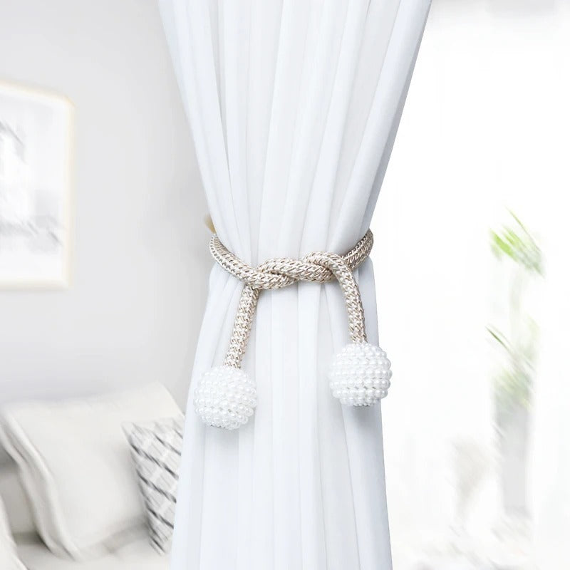 Magnetic Pearl Parda holder